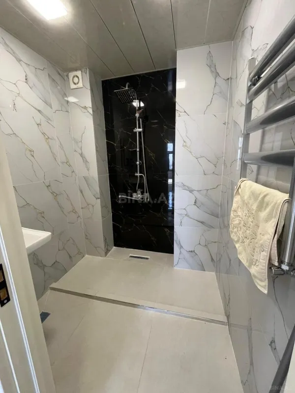 Satılır 3 otaqlı mənzil 102.5 m²