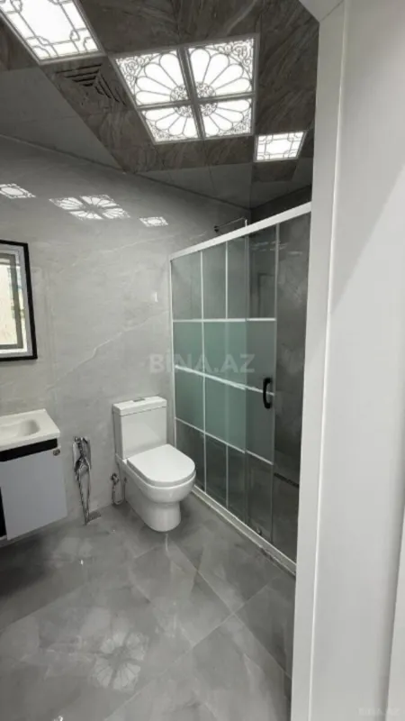 Satılır 4 otaqlı mənzil 131 m²