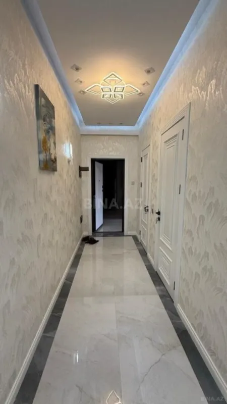Satılır 4 otaqlı mənzil 131 m²