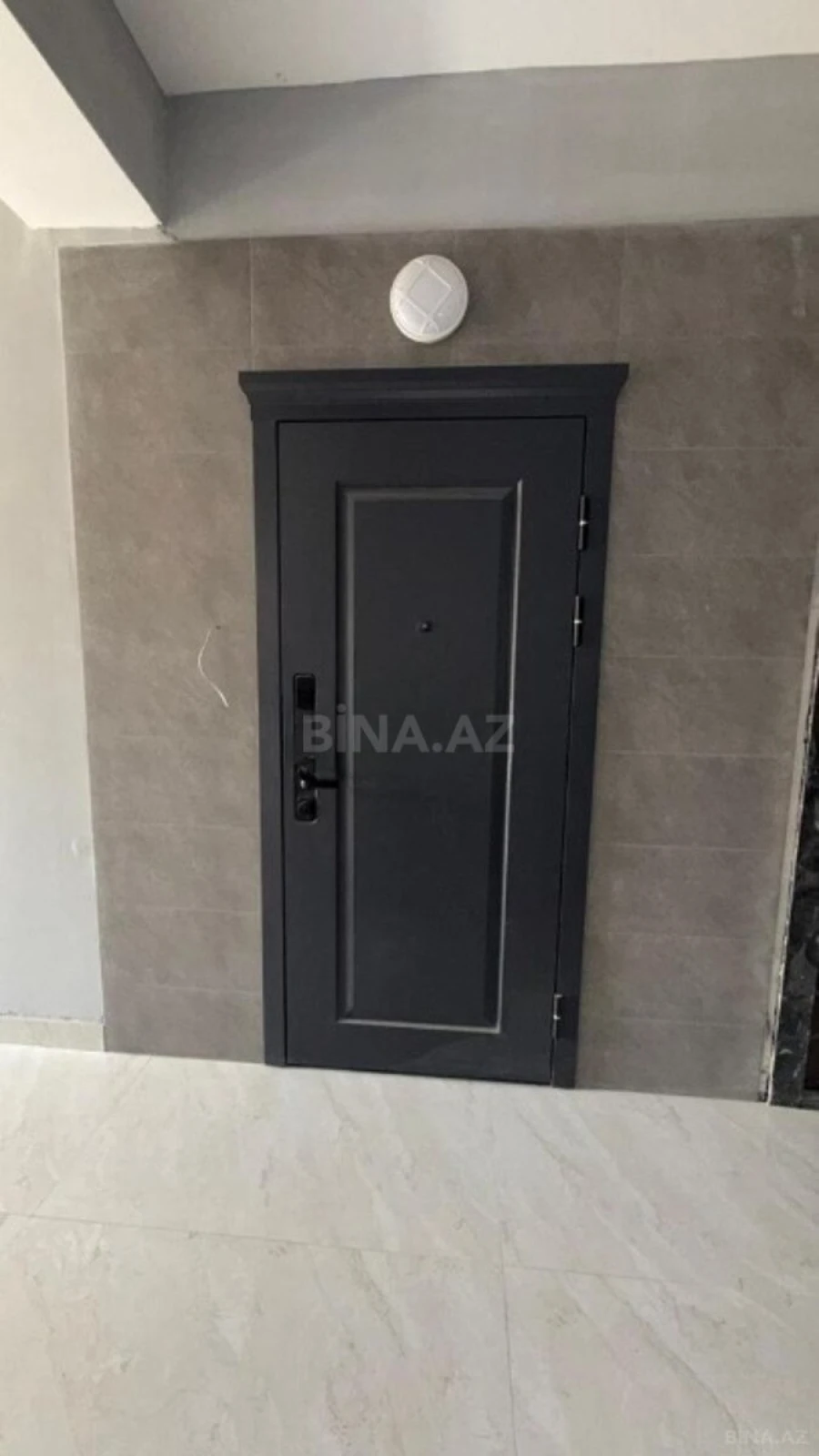 Satılır 4 otaqlı mənzil 131 m²