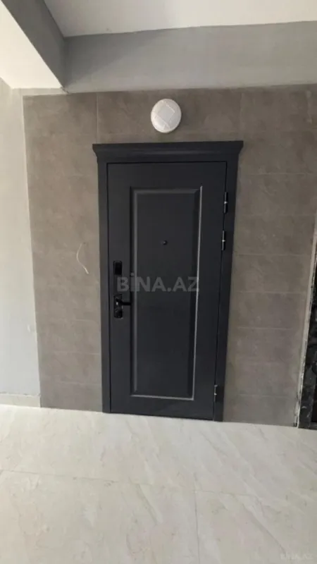 Satılır 4 otaqlı mənzil 131 m²