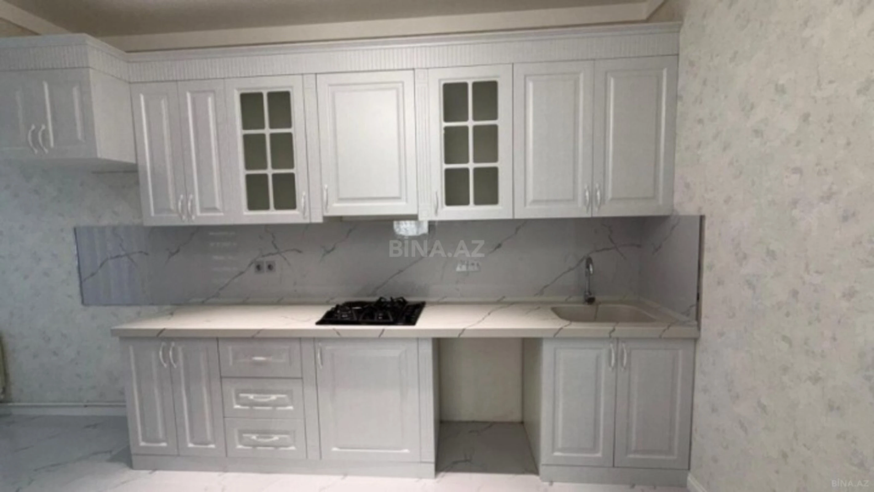 Satılır 4 otaqlı mənzil 131 m²