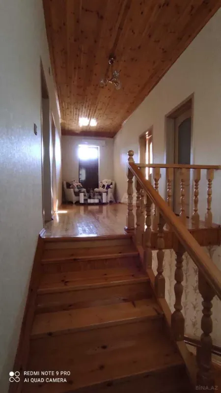 Satılır 6 otaqlı həyət evi 300 m²
