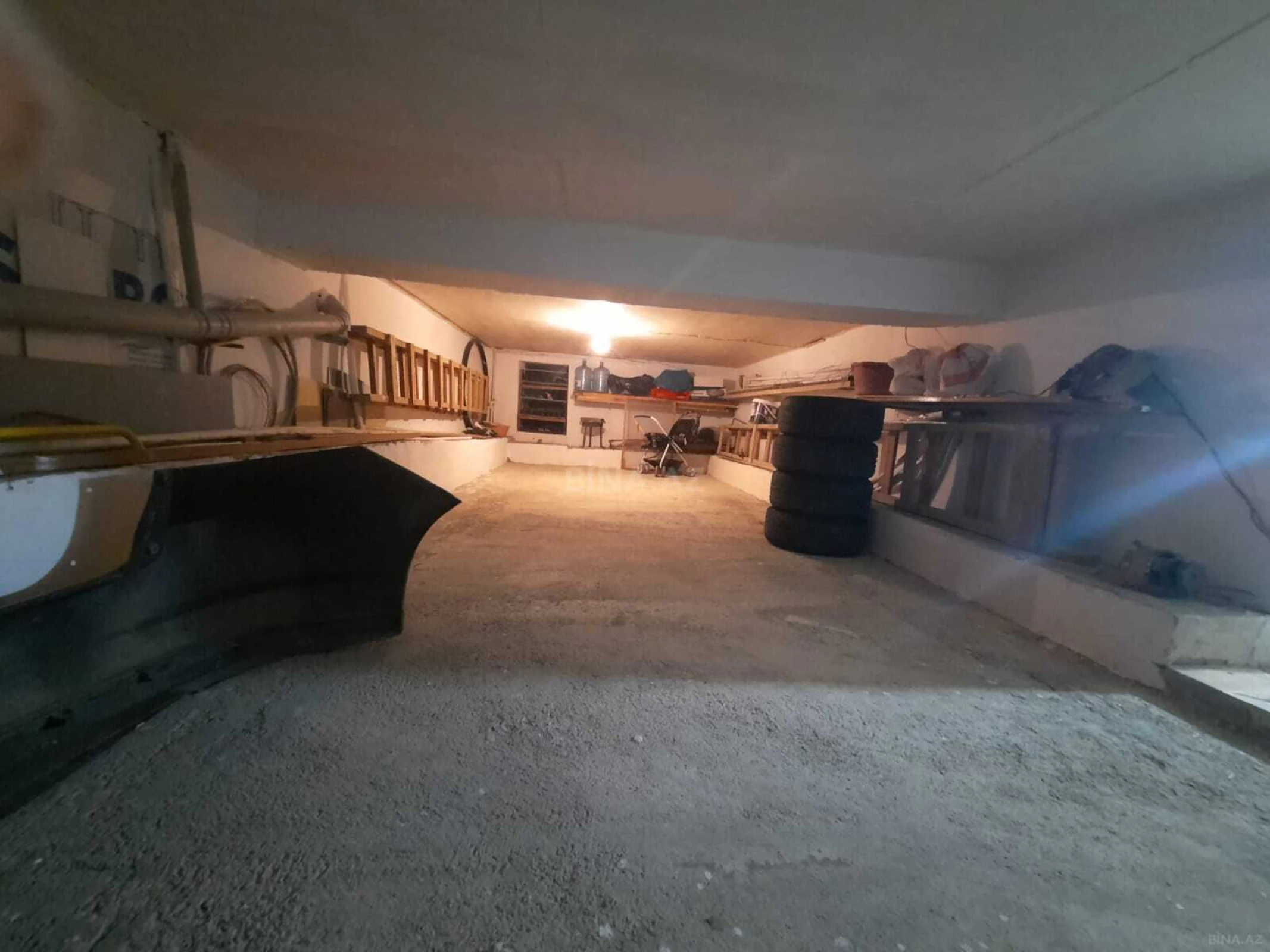 Satılır 6 otaqlı həyət evi 300 m²