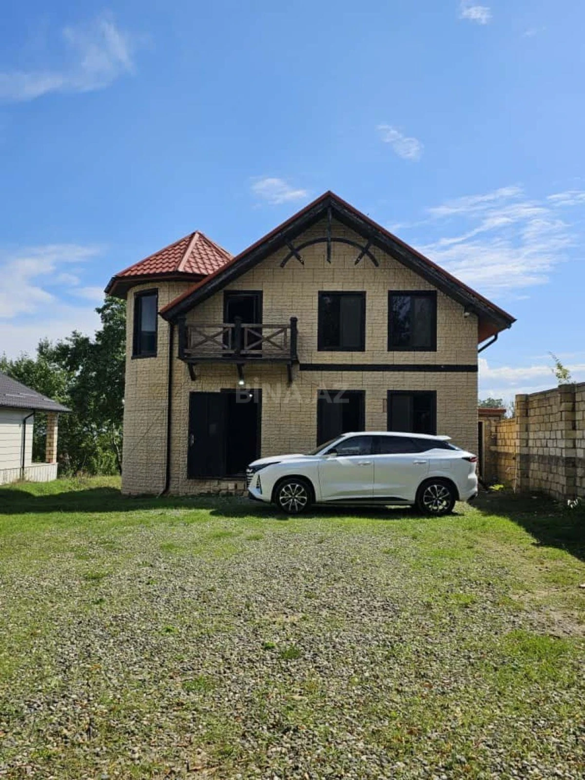 Satılır 4 otaqlı həyət evi 160 m²