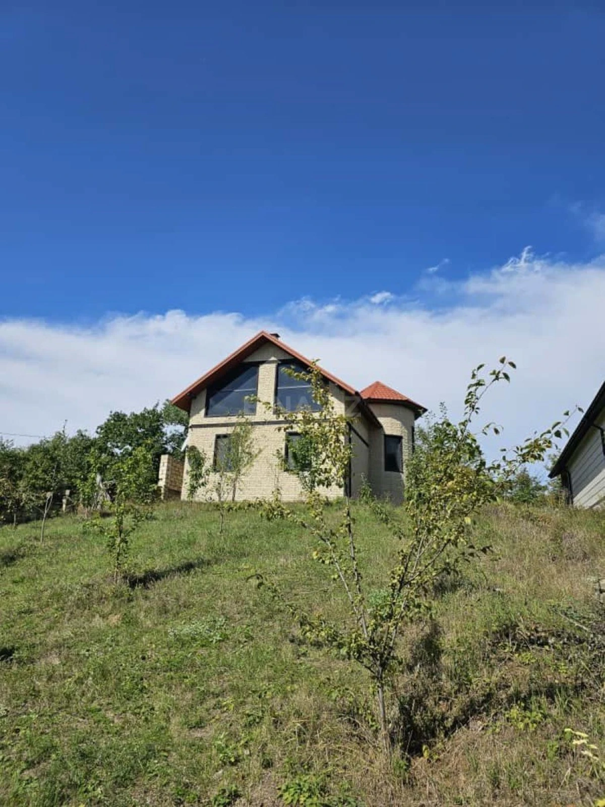 Satılır 4 otaqlı həyət evi 160 m²