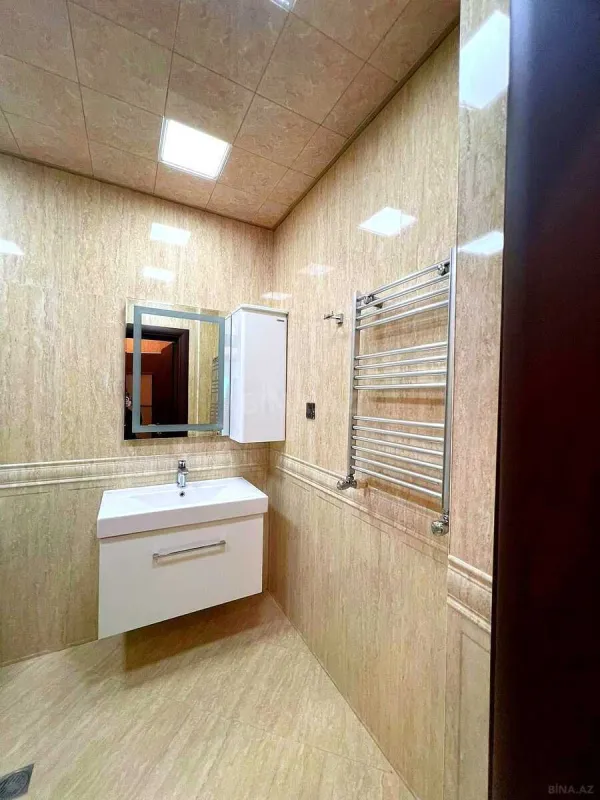 Satılır 2 otaqlı mənzil 70.5 m²