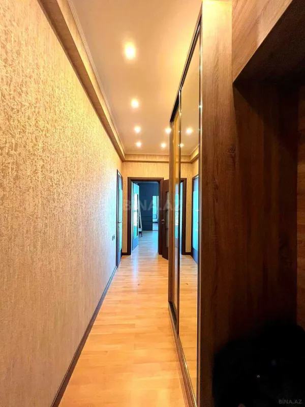Satılır 2 otaqlı mənzil 70.5 m²