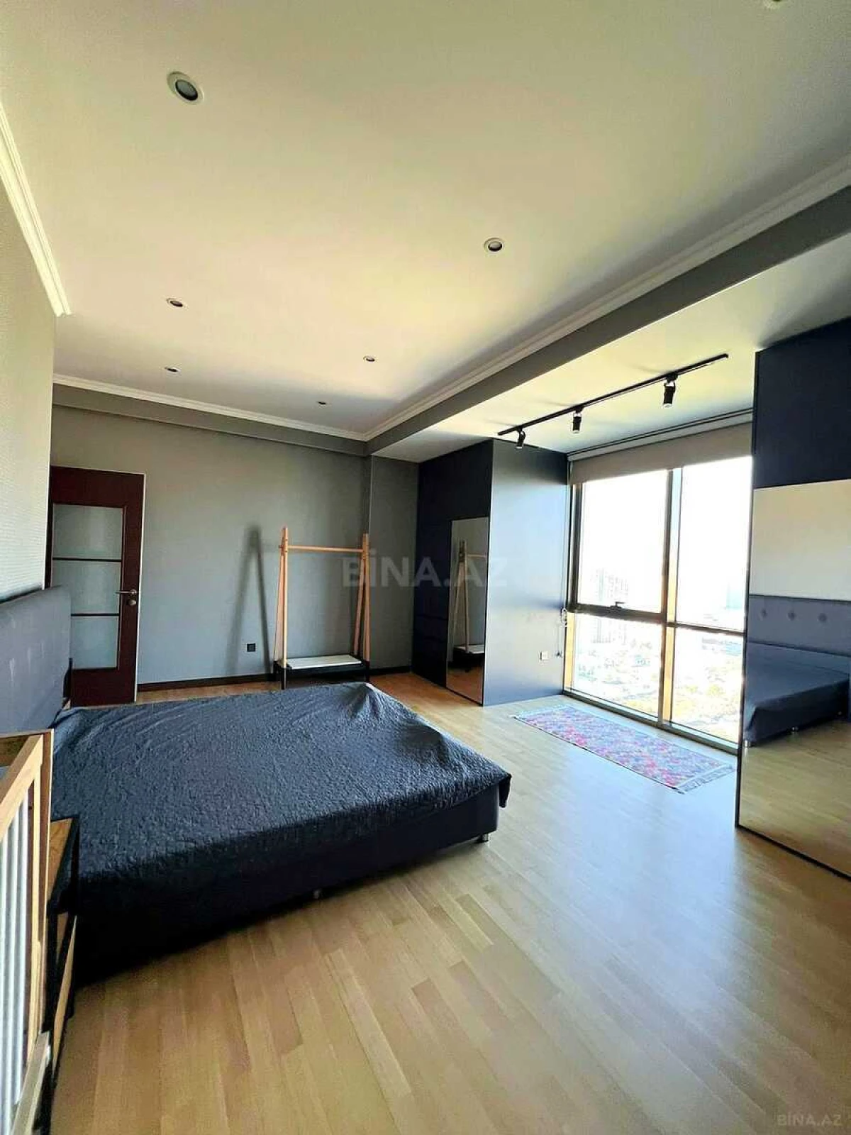 Satılır 2 otaqlı mənzil 70.5 m²