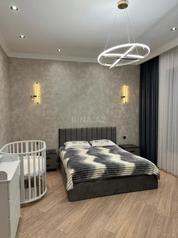 Satılır 6 otaqlı həyət evi 300 m²