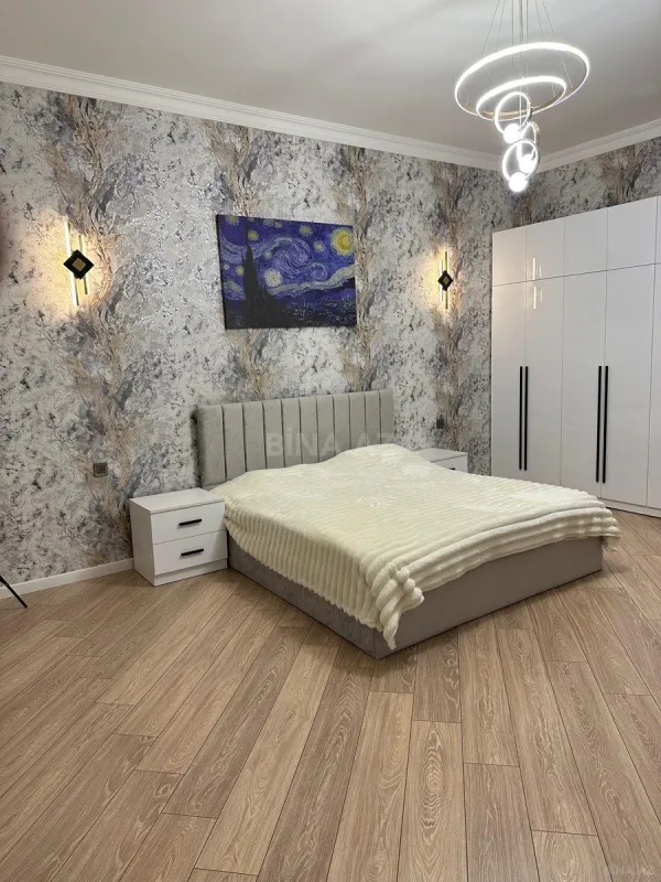 Satılır 6 otaqlı həyət evi 300 m²