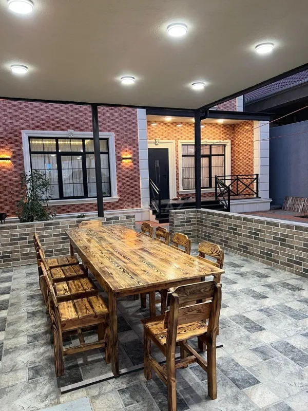 Satılır 6 otaqlı həyət evi 300 m²