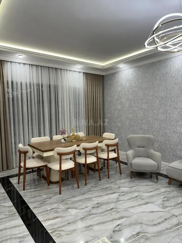 Satılır 6 otaqlı həyət evi 300 m²
