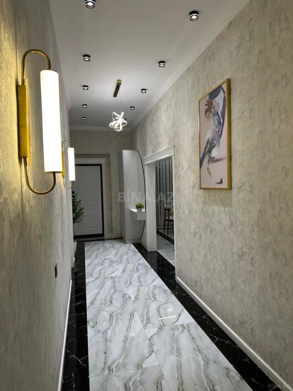 Satılır 6 otaqlı həyət evi 300 m²