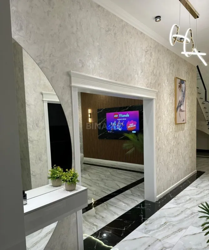 Satılır 6 otaqlı həyət evi 300 m²