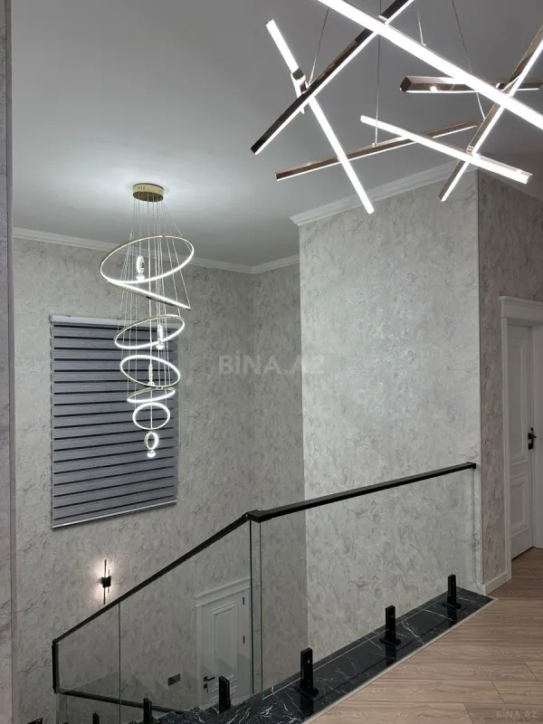 Satılır 6 otaqlı həyət evi 300 m²