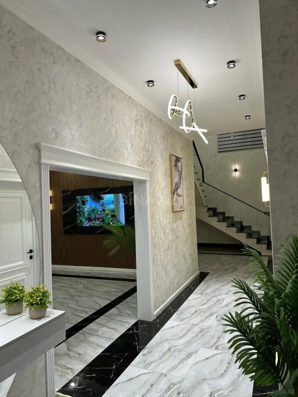 Satılır 6 otaqlı həyət evi 300 m²