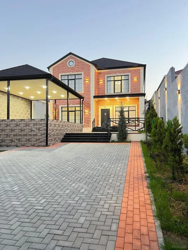 Satılır 6 otaqlı həyət evi 300 m²