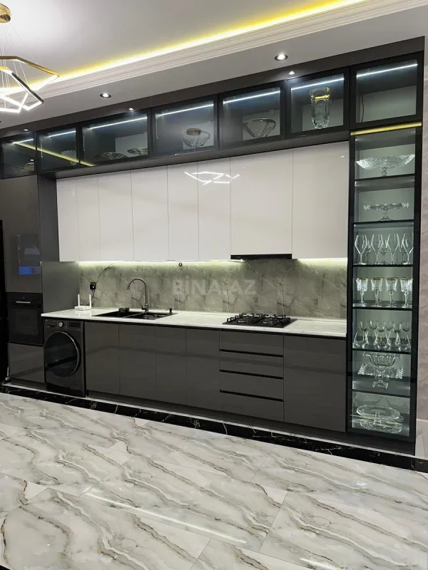 Satılır 6 otaqlı həyət evi 300 m²