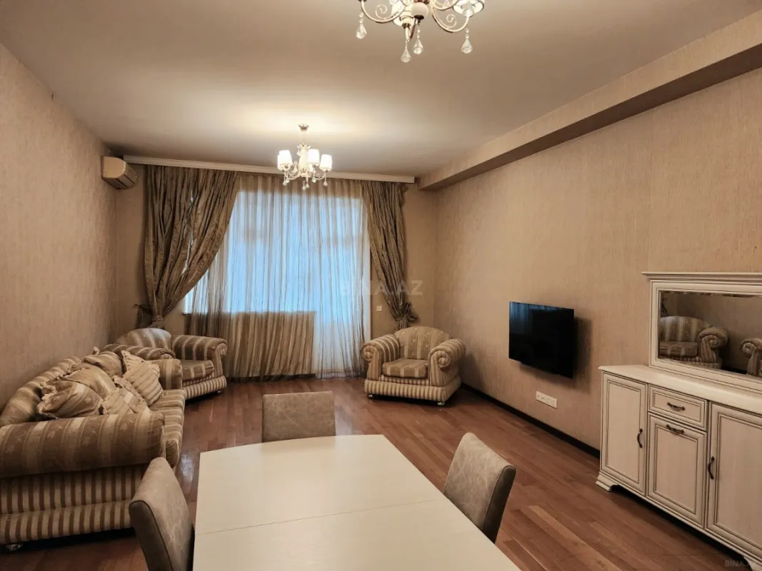 Kirayə verilir 3 otaqlı mənzil 165 m²