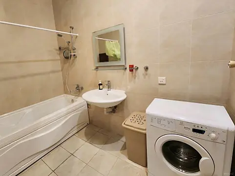 Kirayə verilir 3 otaqlı mənzil 165 m²