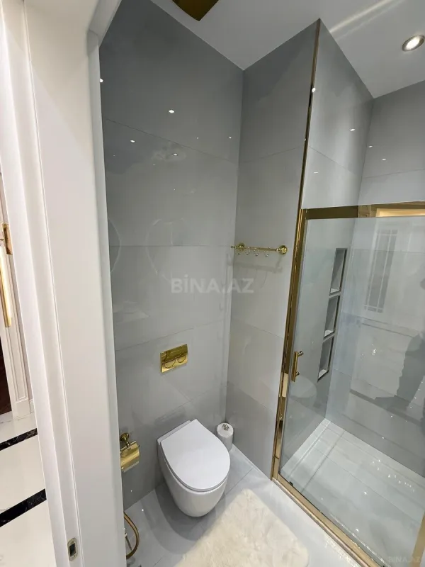 Satılır 4 otaqlı mənzil 185 m²