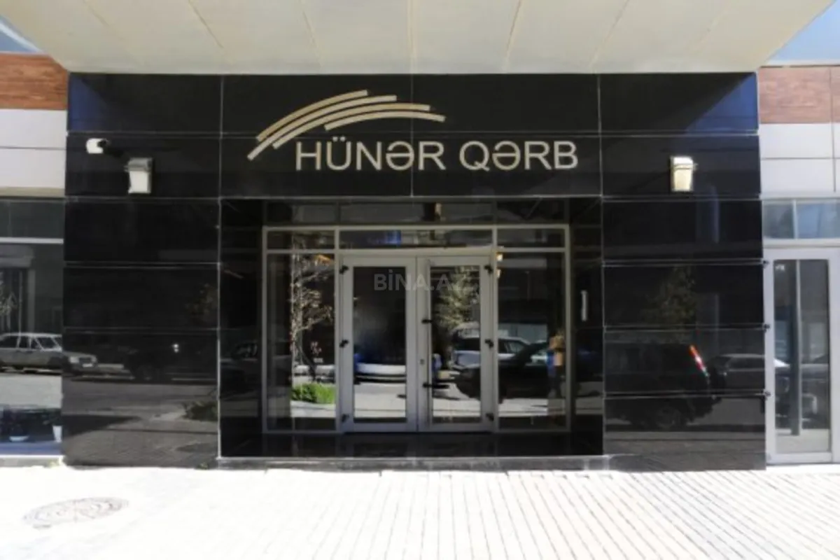 Satılır 4 otaqlı mənzil 185 m²