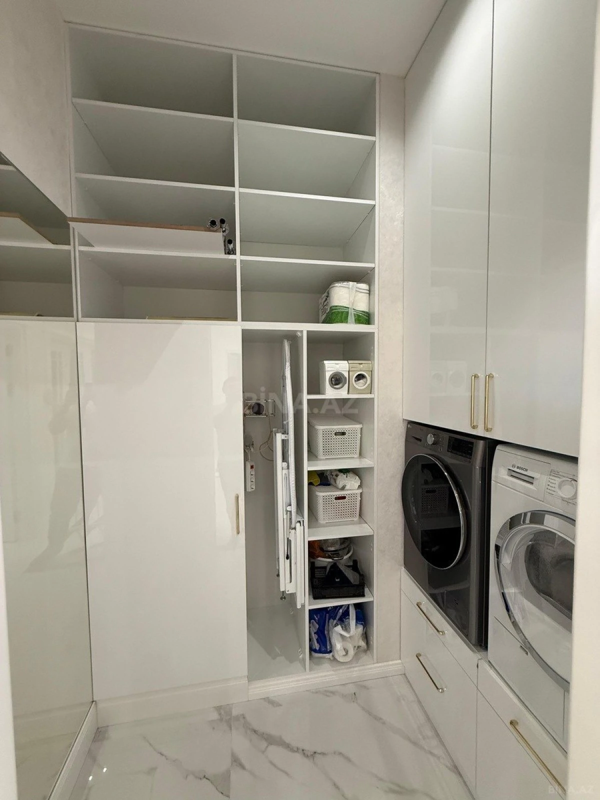 Satılır 4 otaqlı mənzil 185 m²