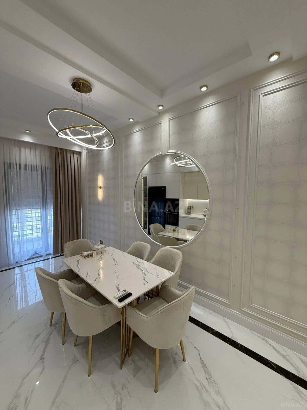 Satılır 4 otaqlı mənzil 185 m²