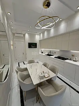 Satılır 4 otaqlı mənzil 185 m²