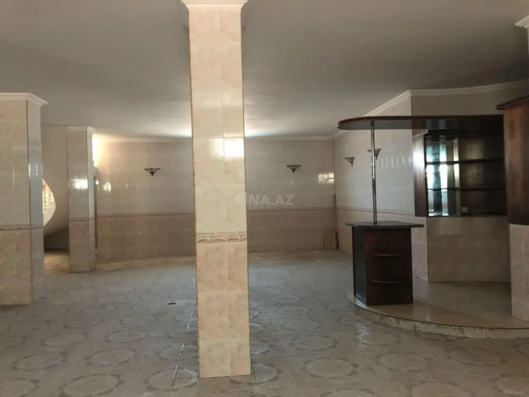 Satılır 10 otaqlı həyət evi 300 m²