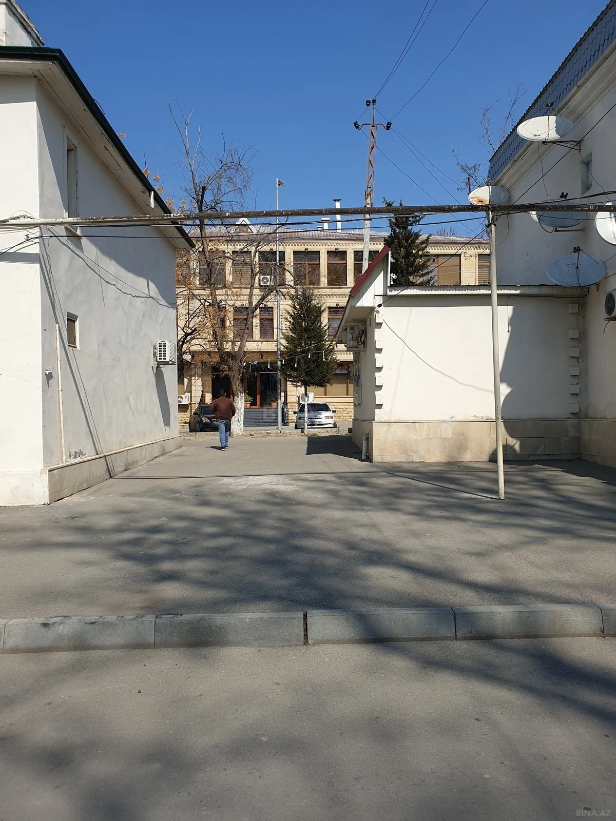 Satılır obyekt 27 m²