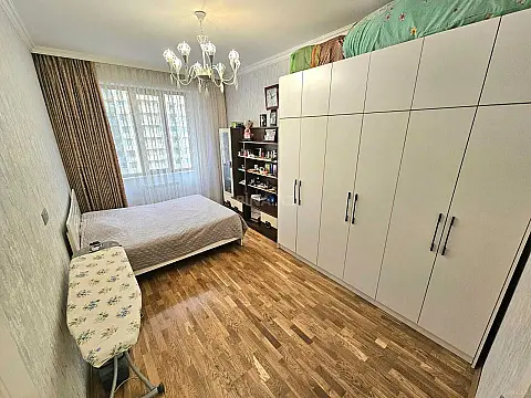 Satılır 3 otaqlı mənzil 110 m²