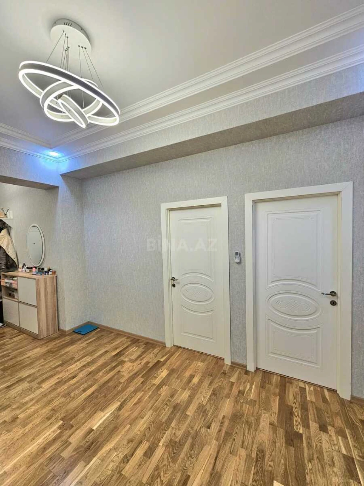 Satılır 3 otaqlı mənzil 110 m²