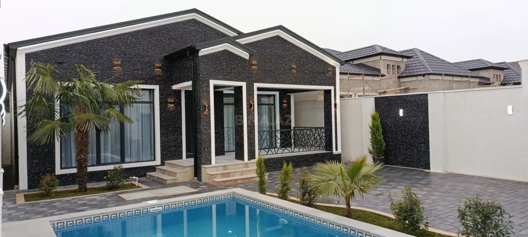 Satılır 4 otaqlı həyət evi 160 m²