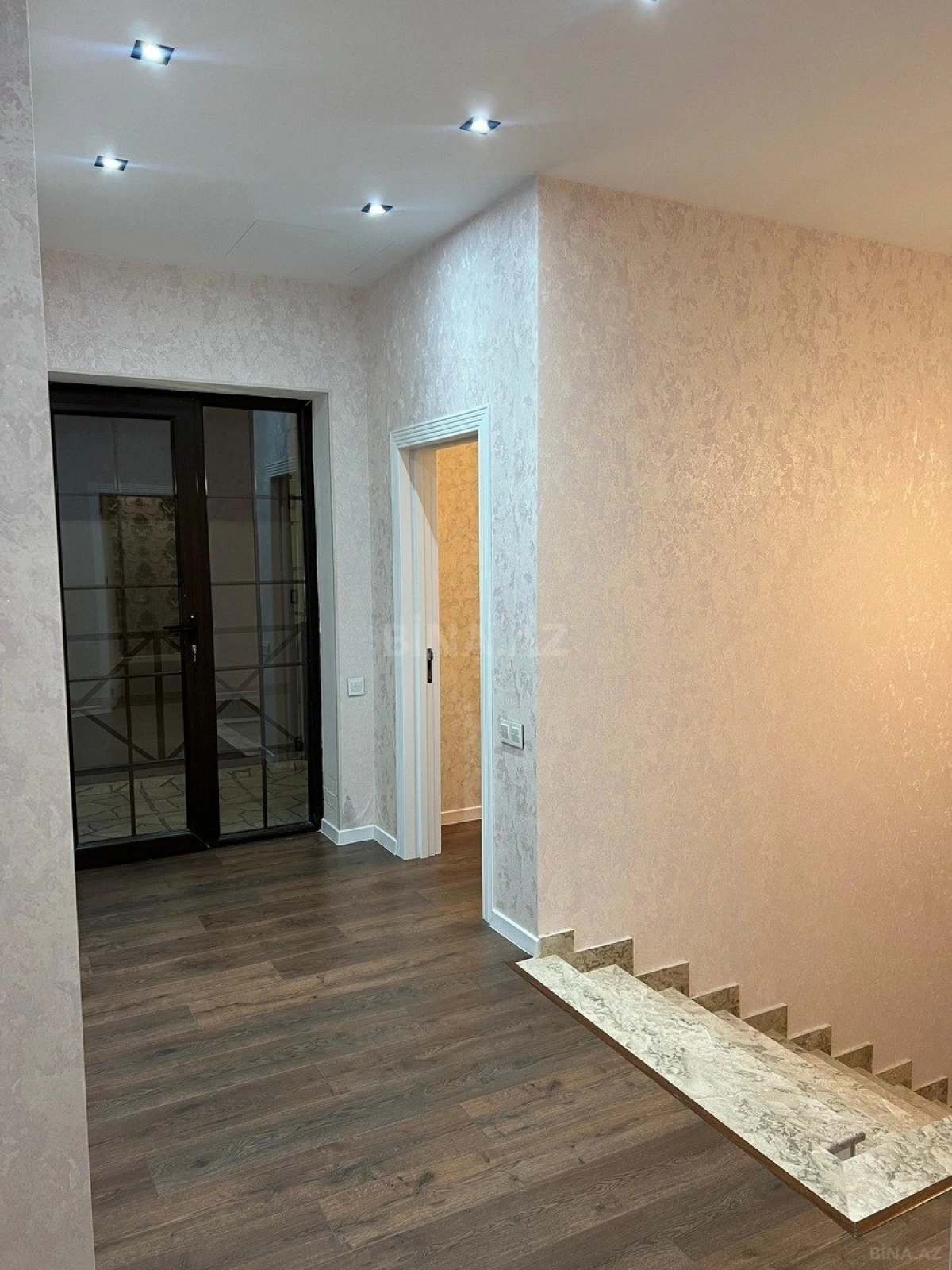Satılır 5 otaqlı həyət evi 200 m²