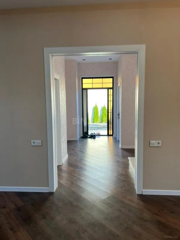 Satılır 5 otaqlı həyət evi 200 m²