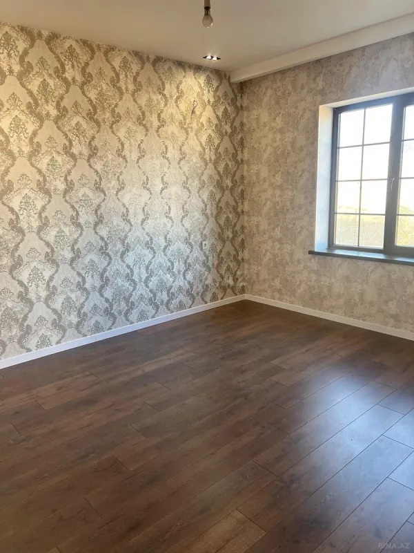 Satılır 5 otaqlı həyət evi 200 m²