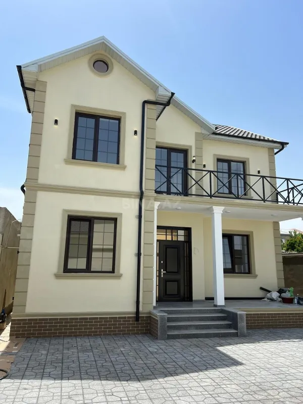 Satılır 5 otaqlı həyət evi 200 m²
