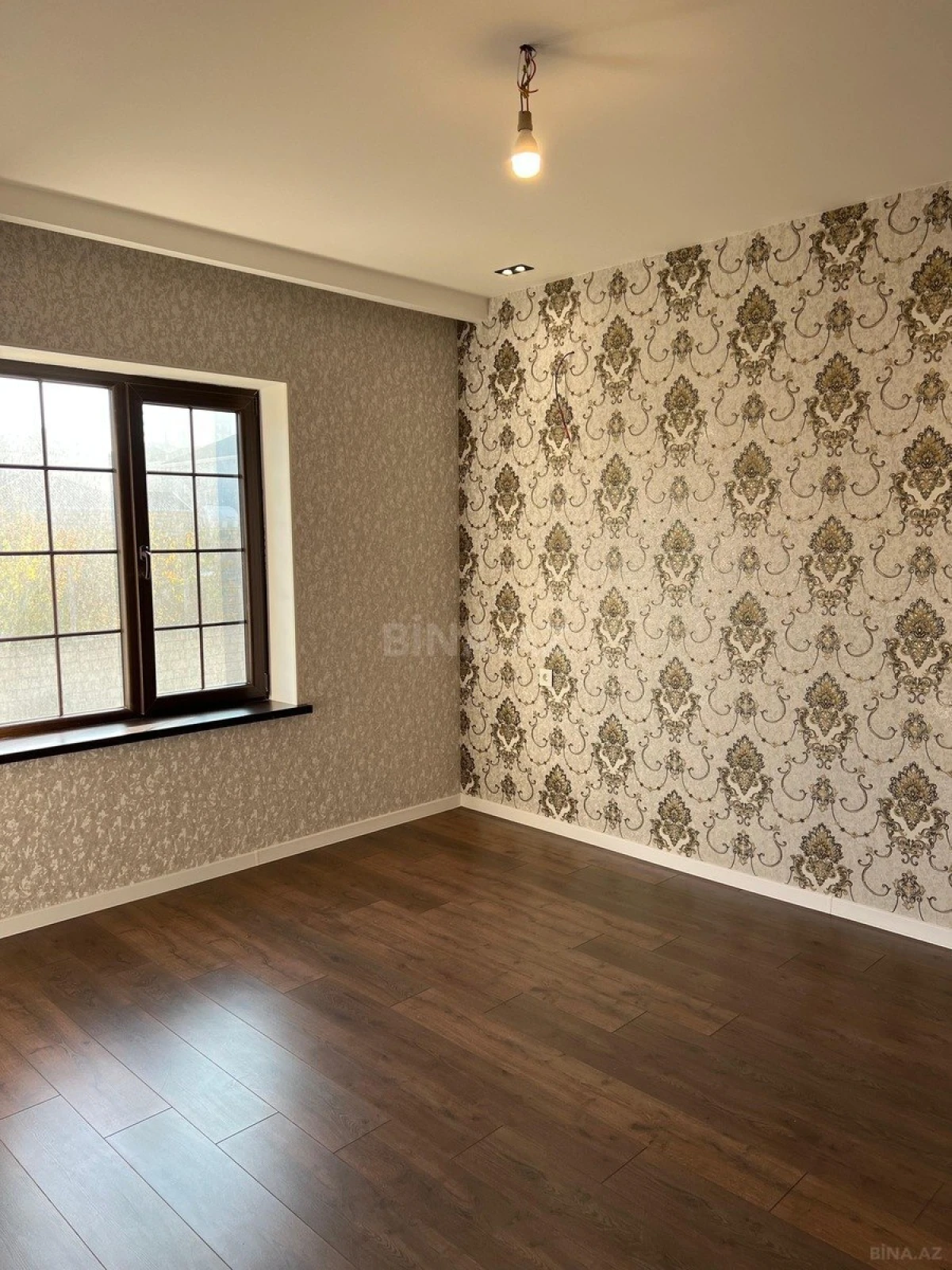 Satılır 5 otaqlı həyət evi 200 m²