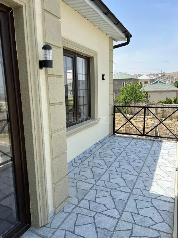 Satılır 5 otaqlı həyət evi 200 m²