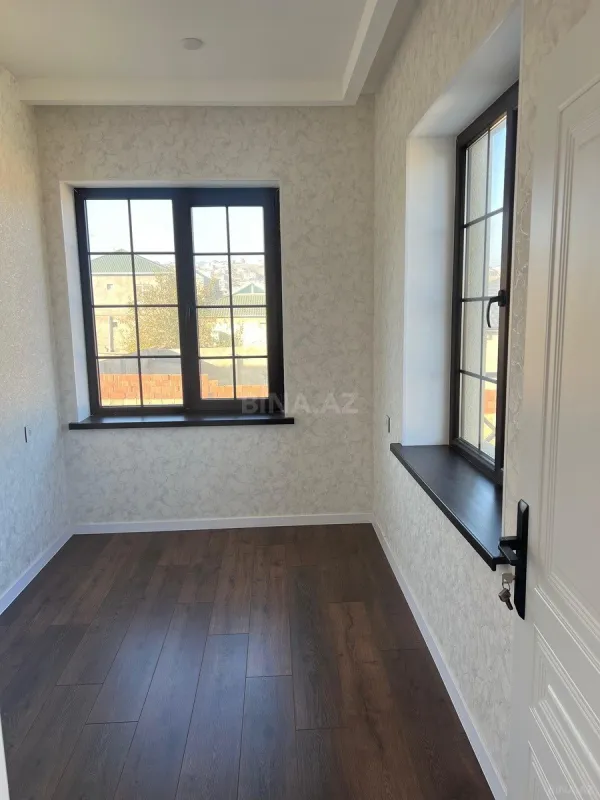 Satılır 5 otaqlı həyət evi 200 m²