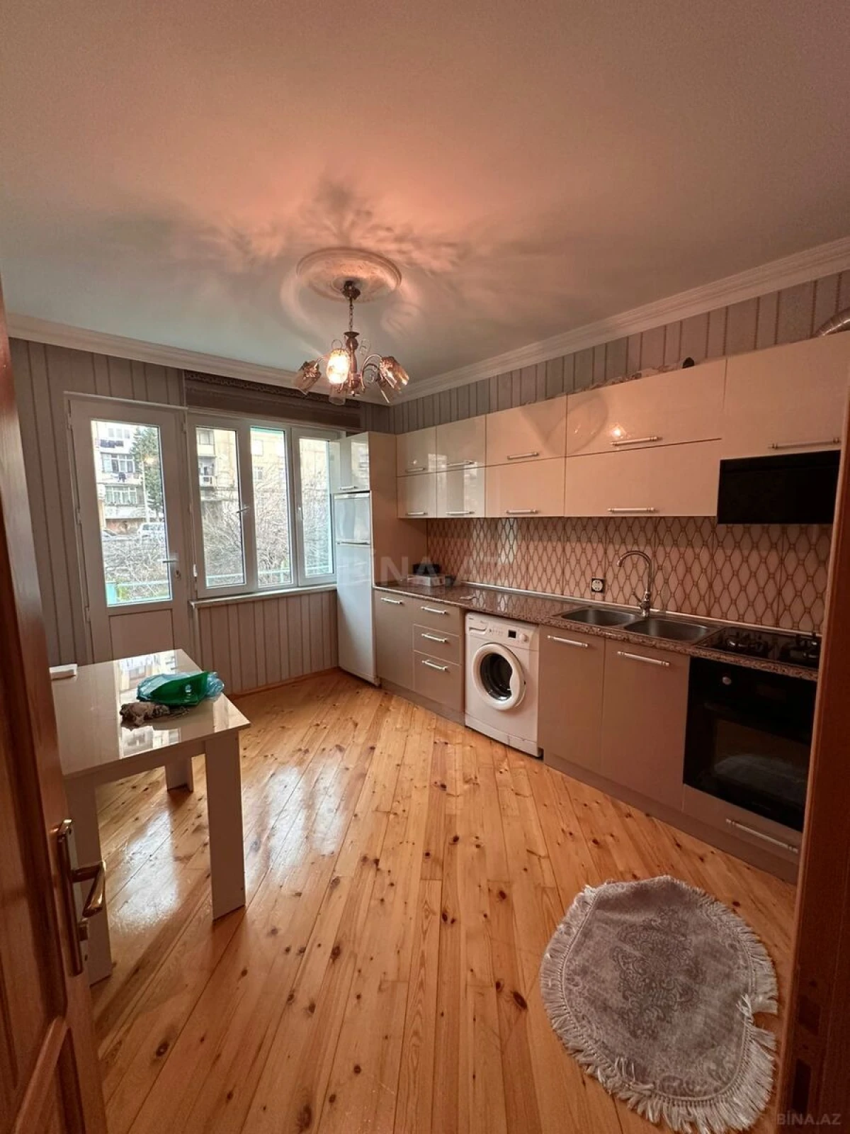 Kirayə verilir 2 otaqlı mənzil 60 m²