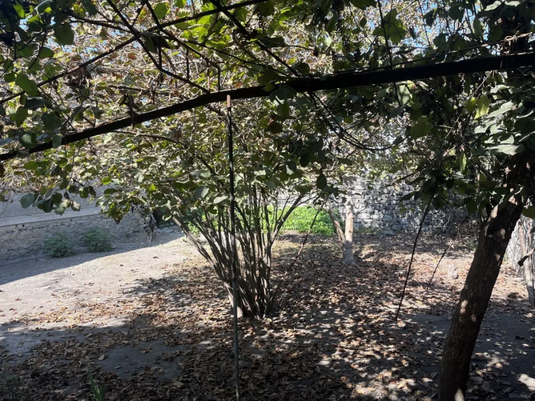 Satılır 6 otaqlı həyət evi 233 m²