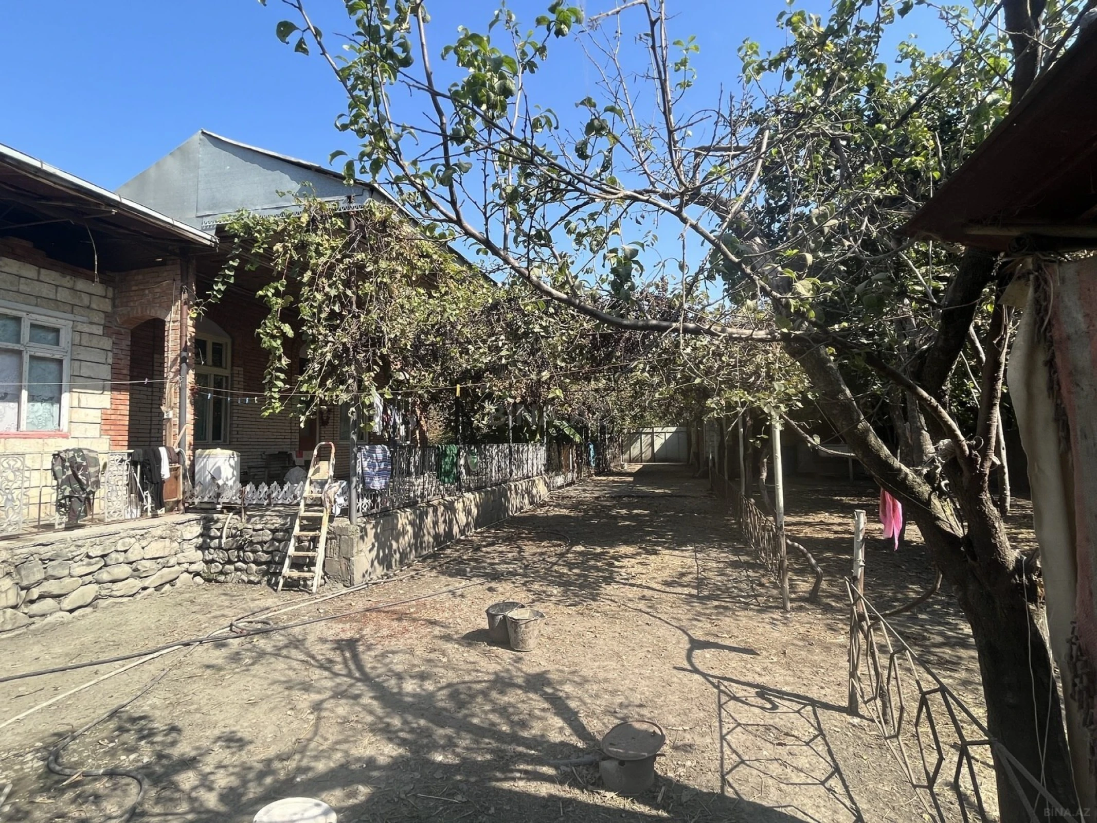 Satılır 6 otaqlı həyət evi 233 m²