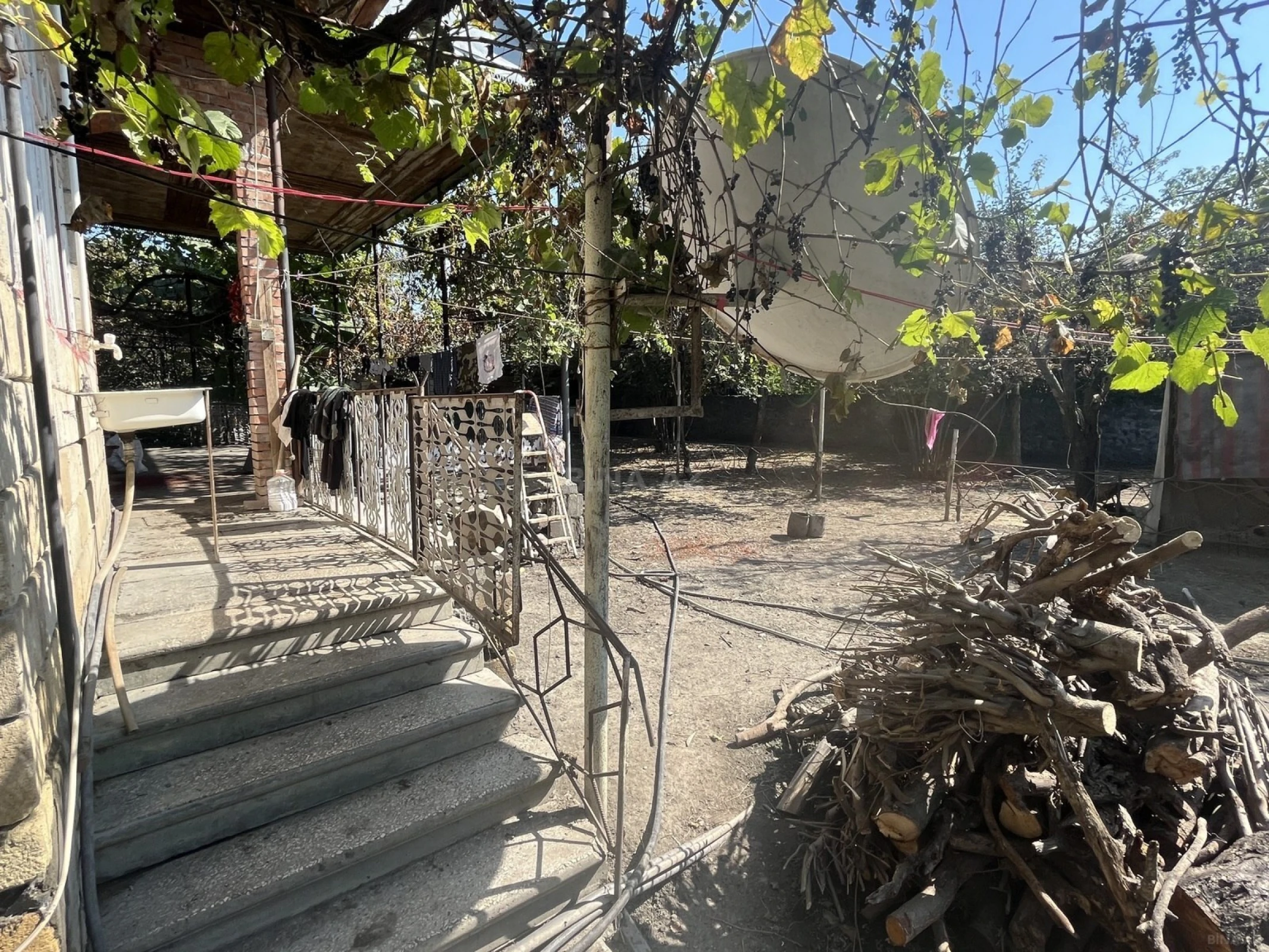 Satılır 6 otaqlı həyət evi 233 m²