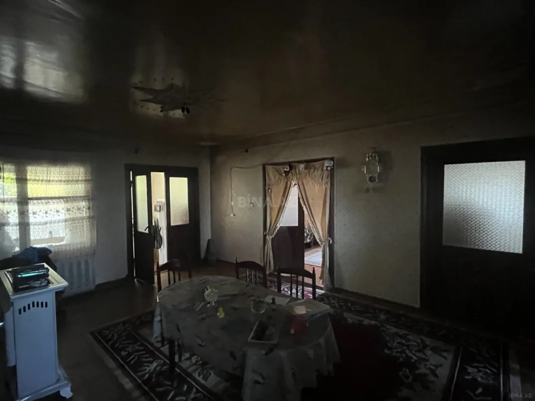 Satılır 6 otaqlı həyət evi 233 m²