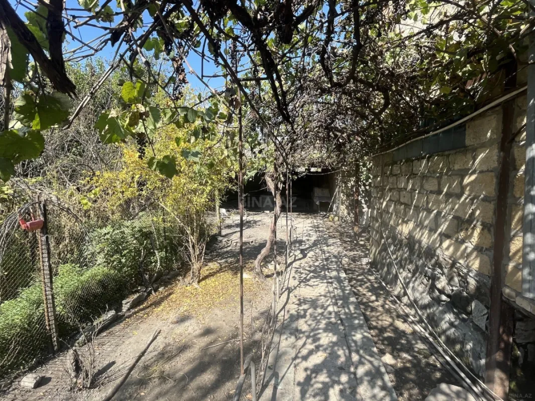 Satılır 6 otaqlı həyət evi 233 m²