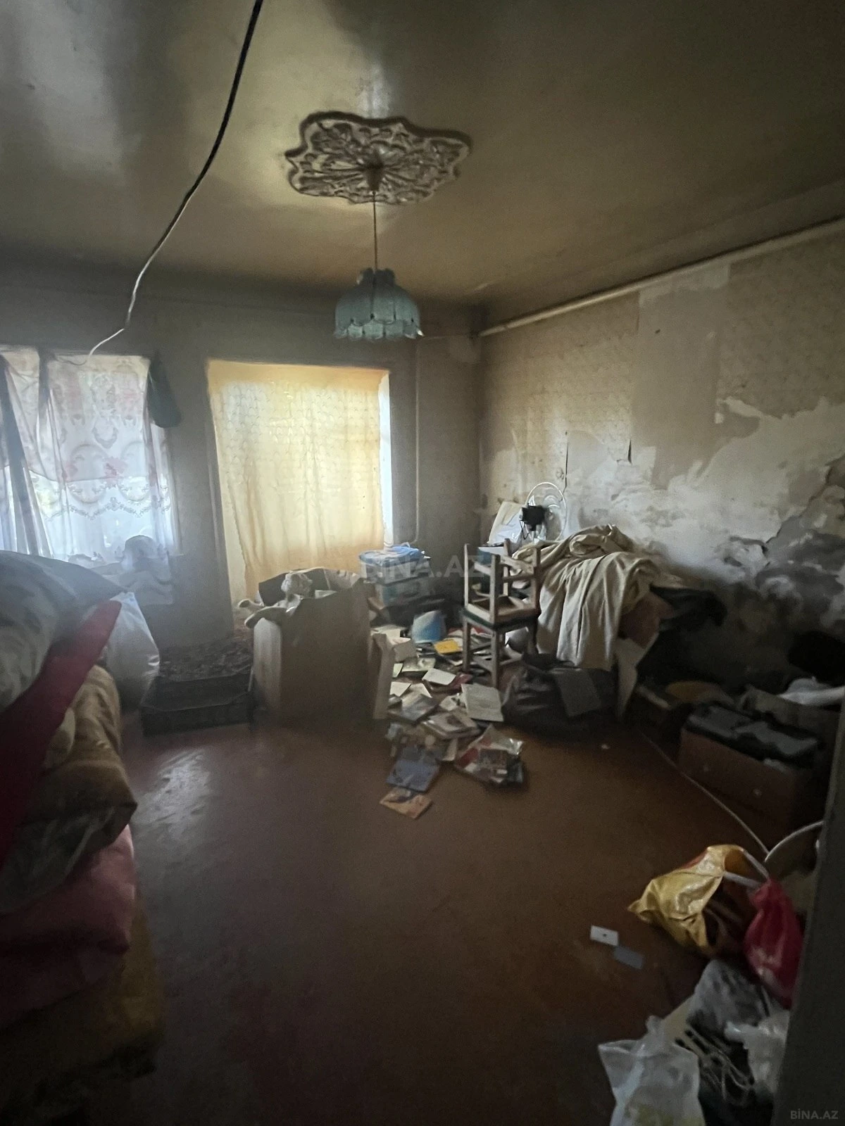 Satılır 6 otaqlı həyət evi 233 m²