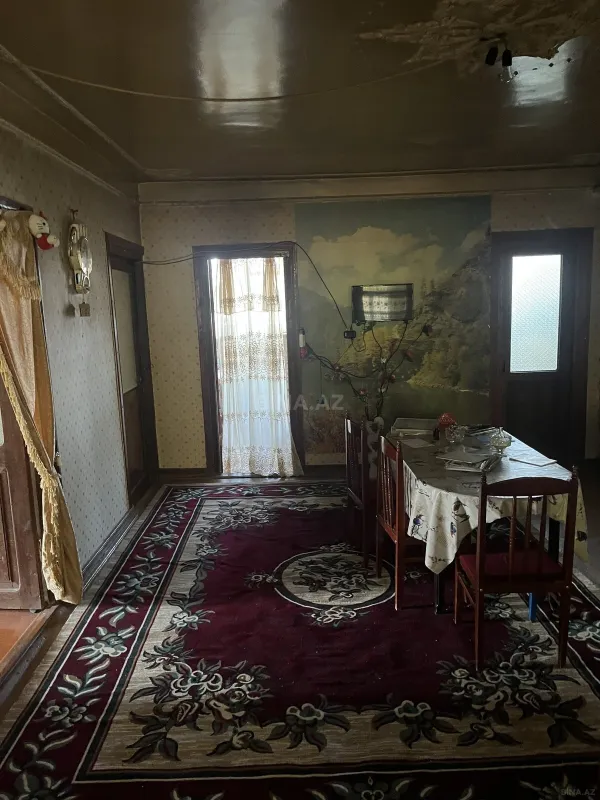 Satılır 6 otaqlı həyət evi 233 m²